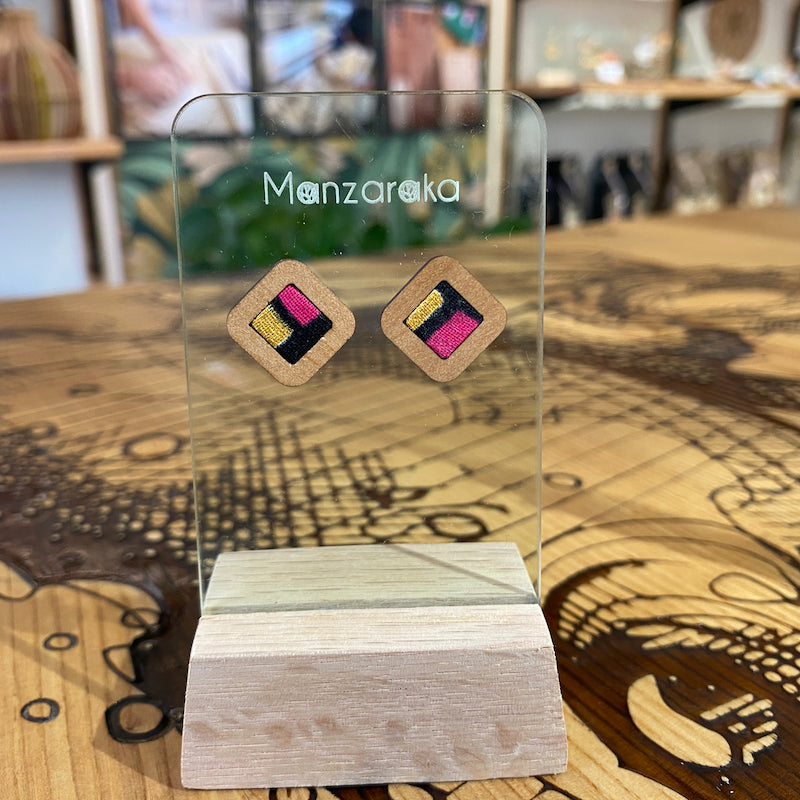 Puces d'oreilles - Carré -Graphe Rose
